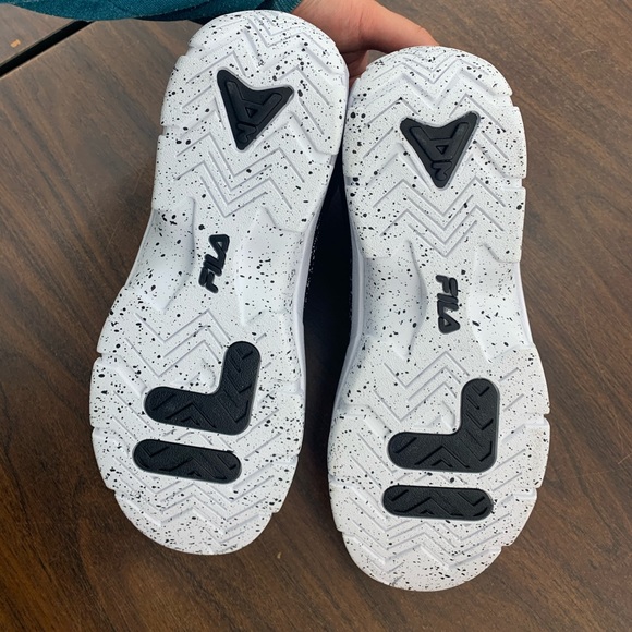 FILA Grant Hill 2 Oreo Black Grey White Basketball Shoes - Picture 7 of 8